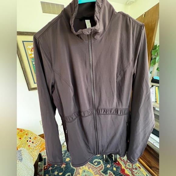 Lulu lemon zip up jacket. Size 12. Plum colored in excellent condition. - Picture 5 of 6